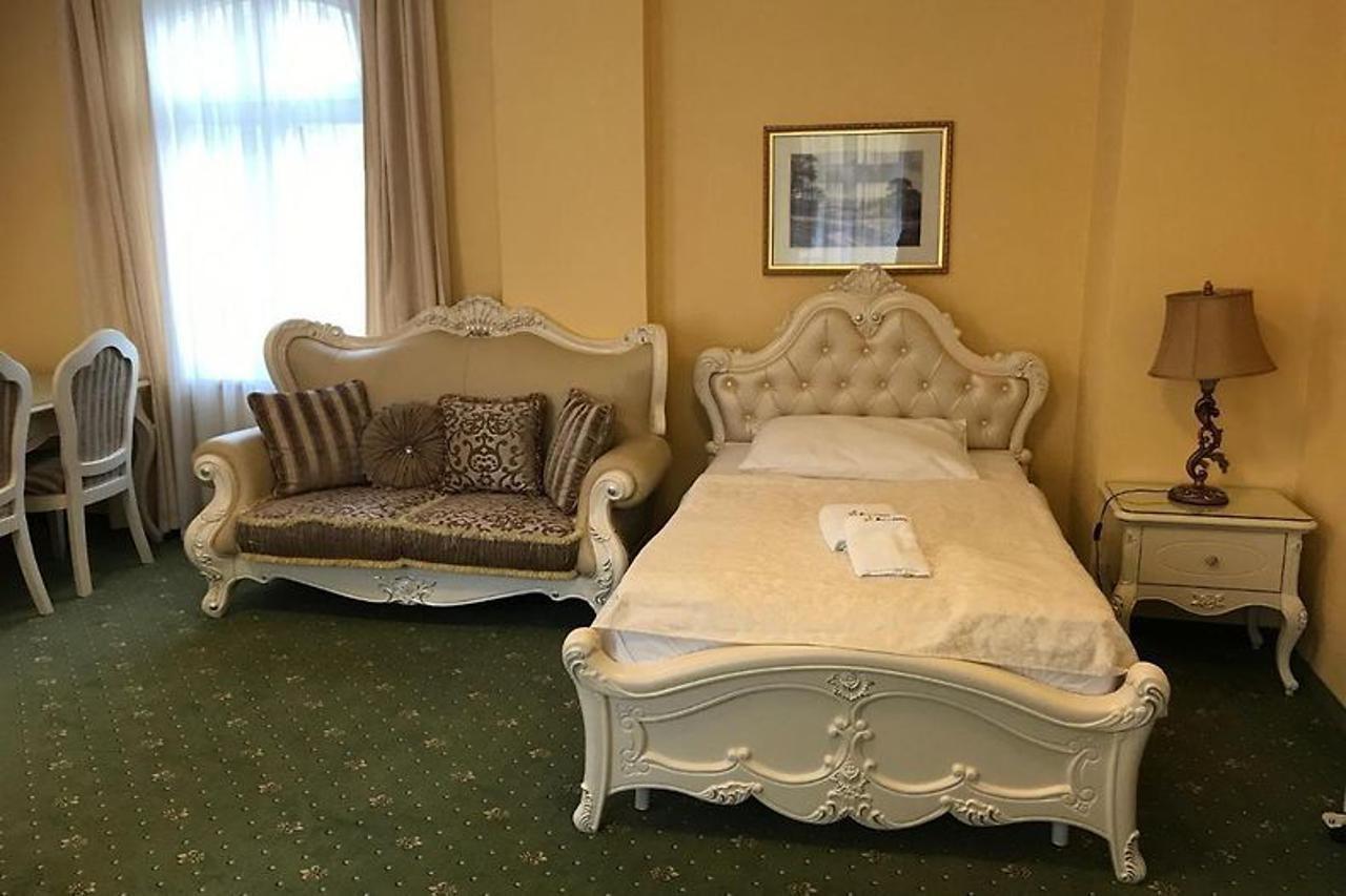 Hotel Saint Petersburg Карловы Вары Экстерьер фото