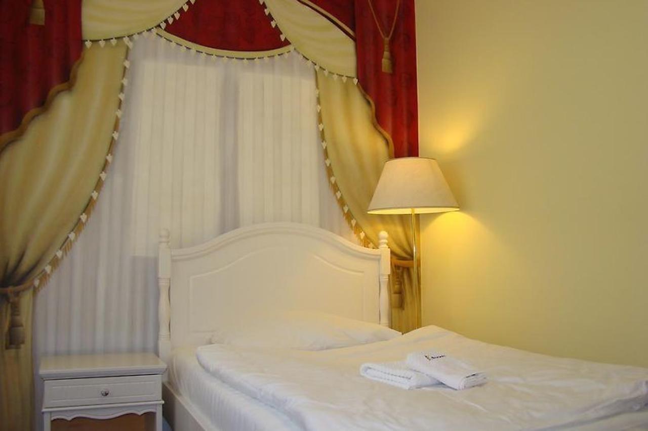 Hotel Saint Petersburg Карловы Вары Экстерьер фото