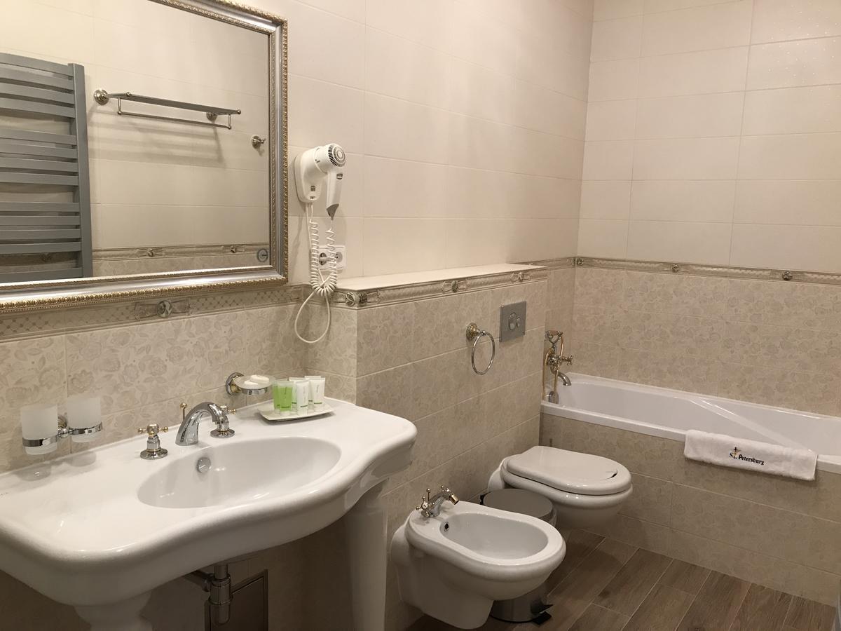 Hotel Saint Petersburg Карловы Вары Экстерьер фото