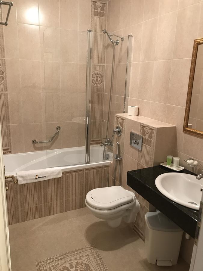 Hotel Saint Petersburg Карловы Вары Экстерьер фото