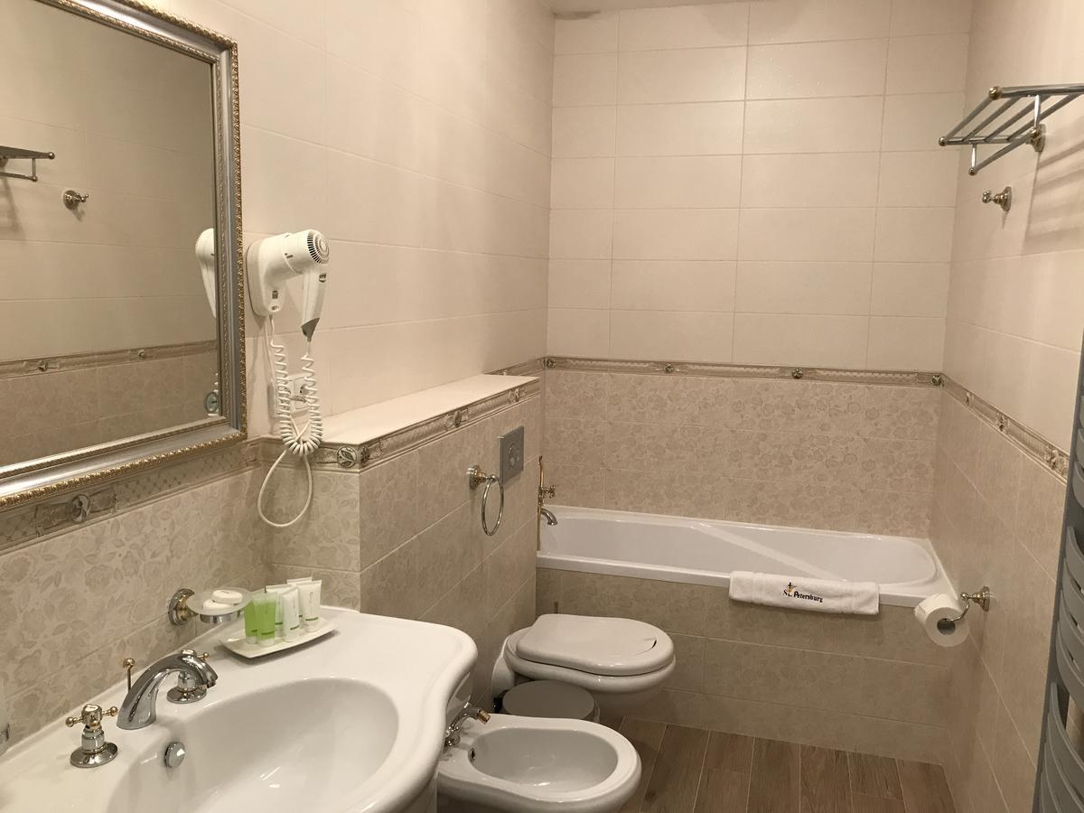 Hotel Saint Petersburg Карловы Вары Экстерьер фото